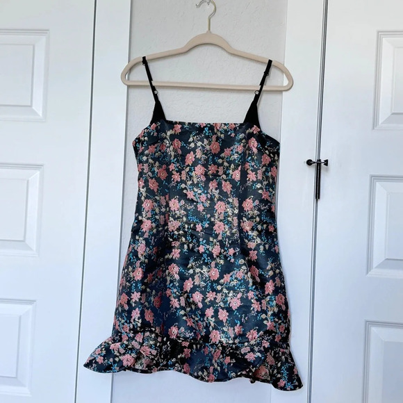 Revolve Superdown Macey Mini Dress Size Black Pink Floral Mini Dress Size M - Picture 5 of 13